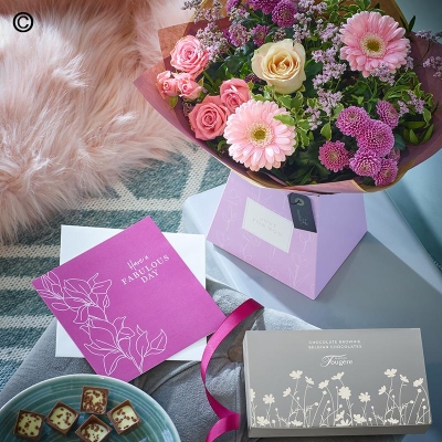 Mothers Day Pastel Gift Box, Chocs and Card